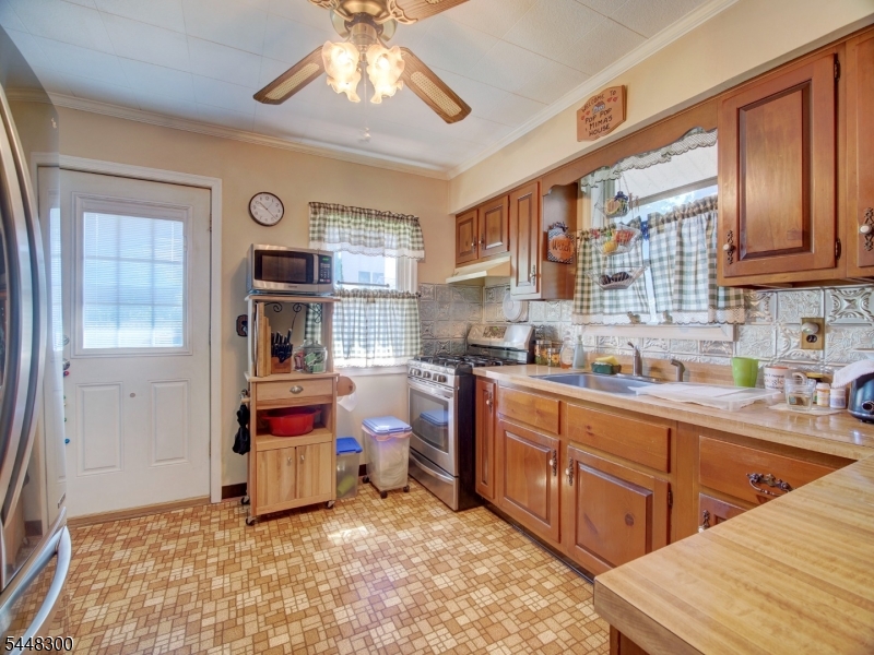 101 Lower Road Linden, NJ 07036 - Photo 8 of 16