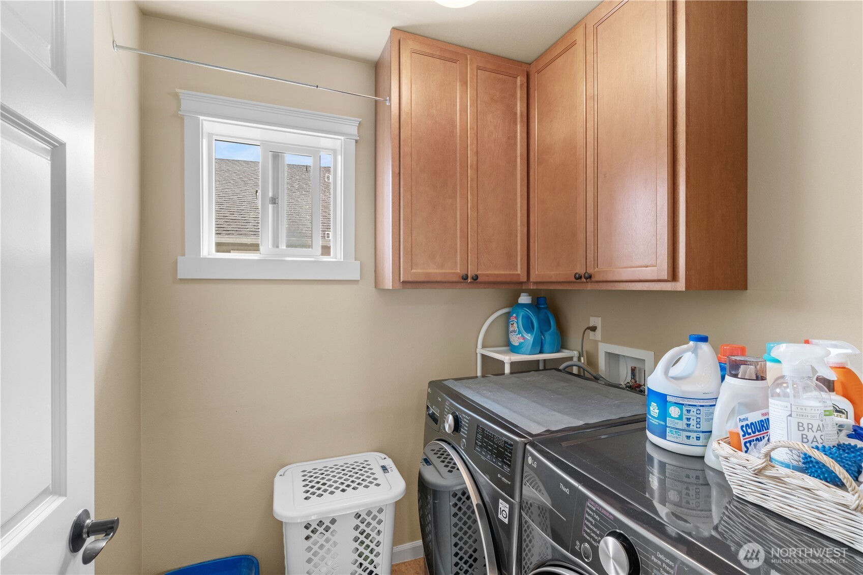 1375 Foreman Road DuPont, WA 98327 - Photo 25 of 30 a view of a kitchen with appliances and cabinets
