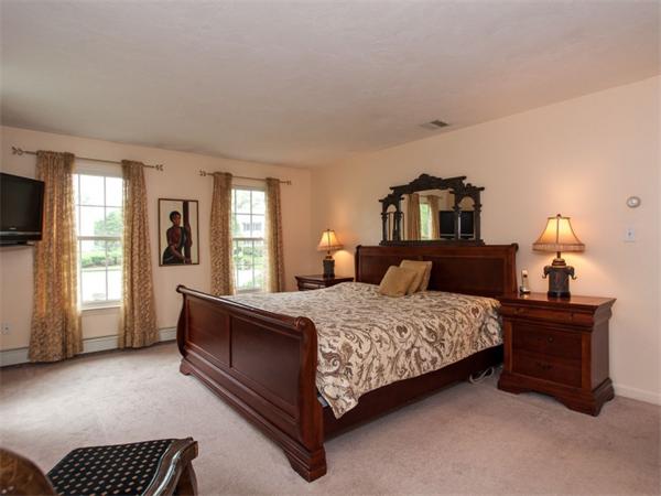 16 Little Tree Road Medway, MA 02053 - Photo 17 of 30 Gallery Image 17