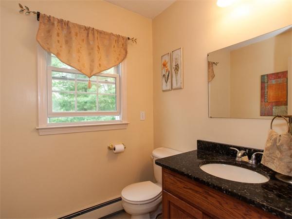 16 Little Tree Road Medway, MA 02053 - Photo 9 of 30 Gallery Image 9