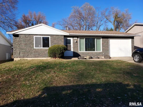 $149,900 | 4049 West Hillmont Road, Peoria, IL 61615