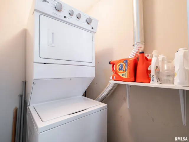 $149,900 | 4049 West Hillmont Road, Peoria, IL 61615