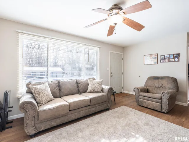 $149,900 | 4049 West Hillmont Road, Peoria, IL 61615