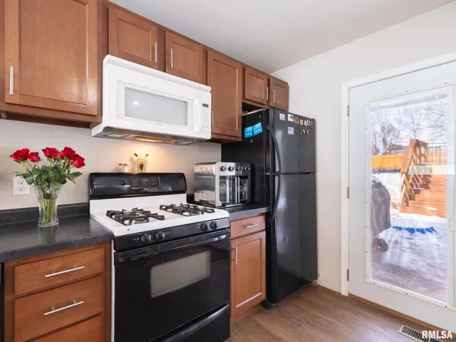 $149,900 | 4049 West Hillmont Road, Peoria, IL 61615