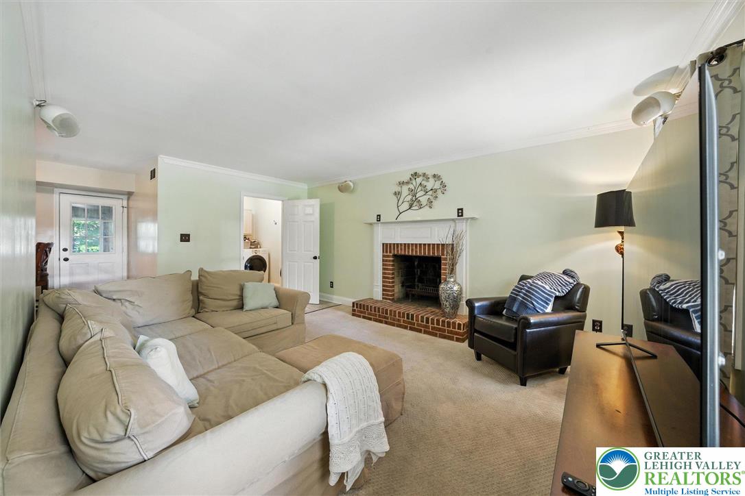 4110 Greenfield Road Bethlehem, PA 18017 - Photo 8 of 30 Gallery Image 8