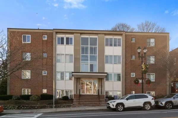 $293,000 | 859 Broadway, Unit 15, Everett, MA 02149