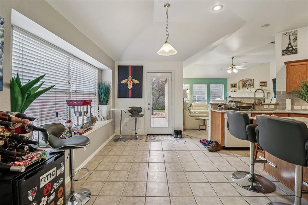 7038 Panavision Trail Dallas, TX 75249 - Photo 8 of 39