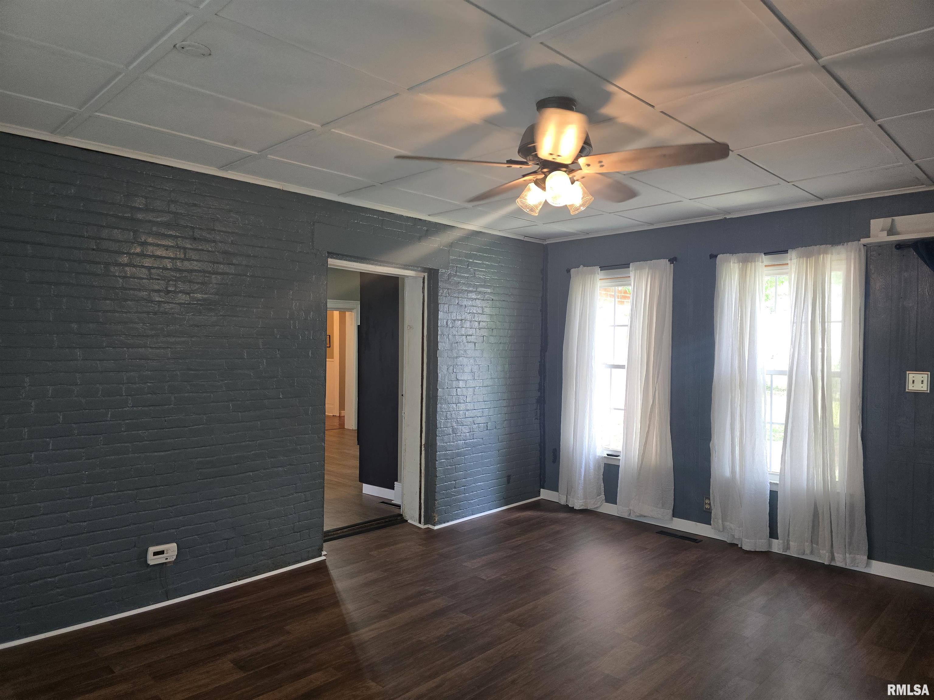 239 West Chestnut Street Canton, IL 61520 - Photo 21 of 83