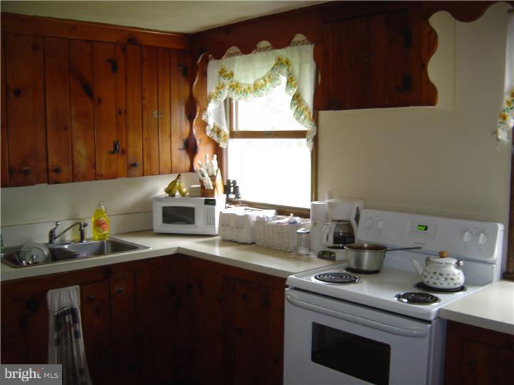1475 Cedar Hill Road Pottstown, PA 19464 - Photo 4 of 14 Gallery Image 4