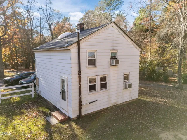 a house view with a outdoor space