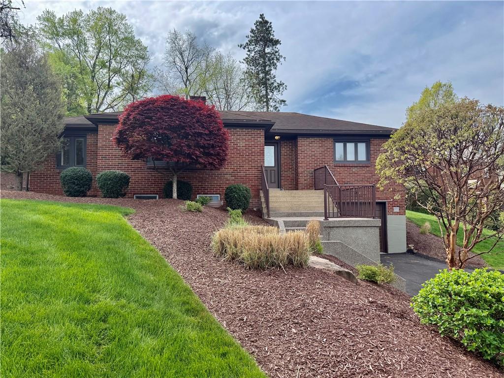 211 Lesnett Road Pittsburgh, PA 15241 - Photo 1 of 37