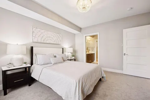 $995,000 | 222 Ferndale Road South, Unit 108, Wayzata, MN 55391