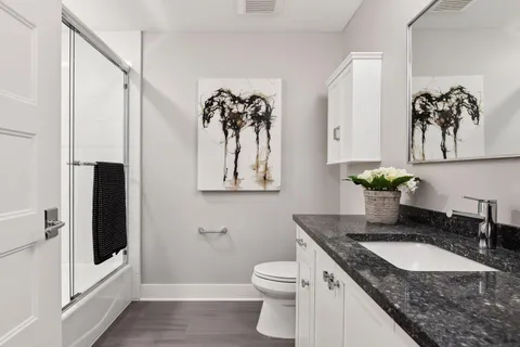 $995,000 | 222 Ferndale Road South, Unit 108, Wayzata, MN 55391
