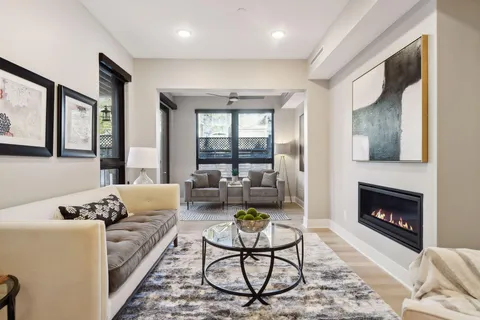 $995,000 | 222 Ferndale Road South, Unit 108, Wayzata, MN 55391
