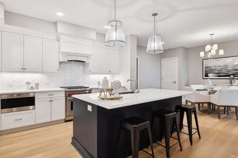 $995,000 | 222 Ferndale Road South, Unit 108, Wayzata, MN 55391