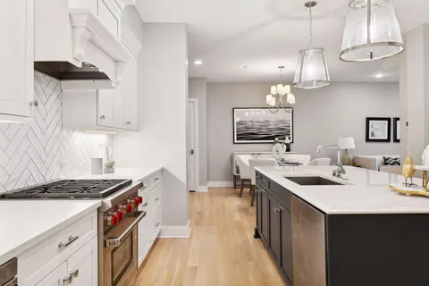 $995,000 | 222 Ferndale Road South, Unit 108, Wayzata, MN 55391