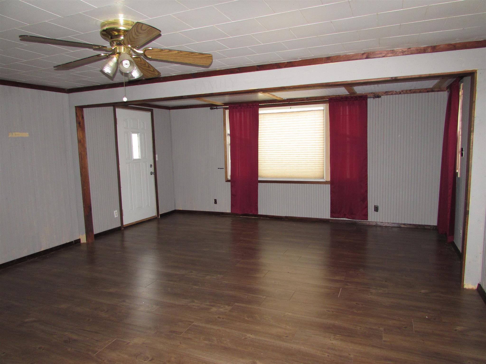 11678 North McCulloch Road Syracuse, IN 46567 - Photo 5 of 12 Gallery Image 5