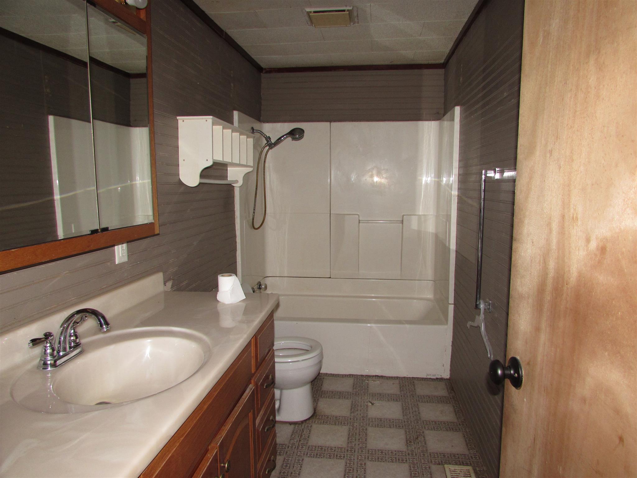 11678 North McCulloch Road Syracuse, IN 46567 - Photo 6 of 12 Gallery Image 6