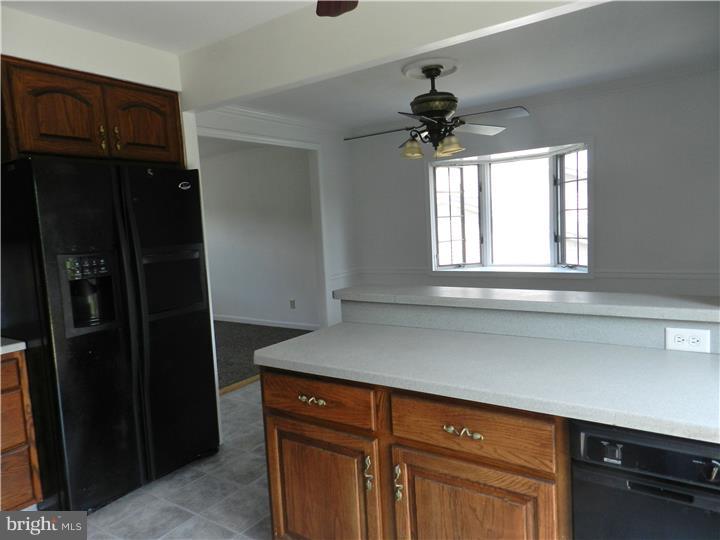 658 Lancing Road Woodbury, NJ 08096 - Photo 4 of 19 Kitchen
