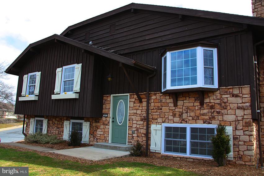 303 Manor Ridge Drive Akron, PA 17501 - Photo 1 of 20 Gallery Image 1