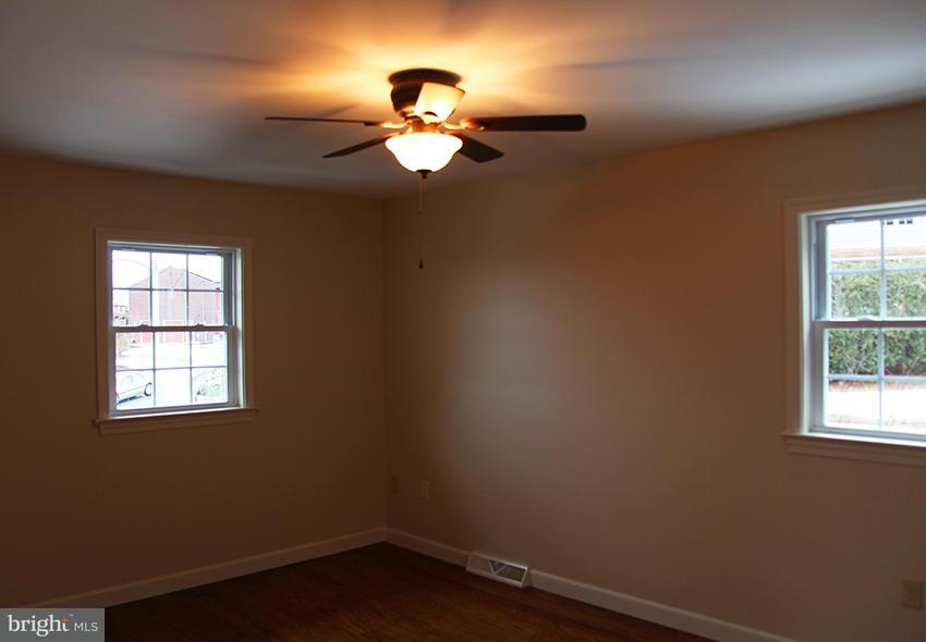 303 Manor Ridge Drive Akron, PA 17501 - Photo 13 of 20 Gallery Image 13