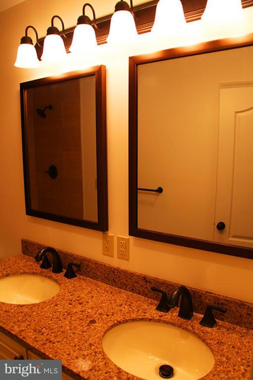 303 Manor Ridge Drive Akron, PA 17501 - Photo 18 of 20 Gallery Image 18