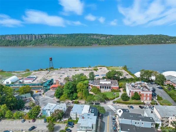 $4,000 | 3 Spring Street, Hastings-on-Hudson, NY 10706