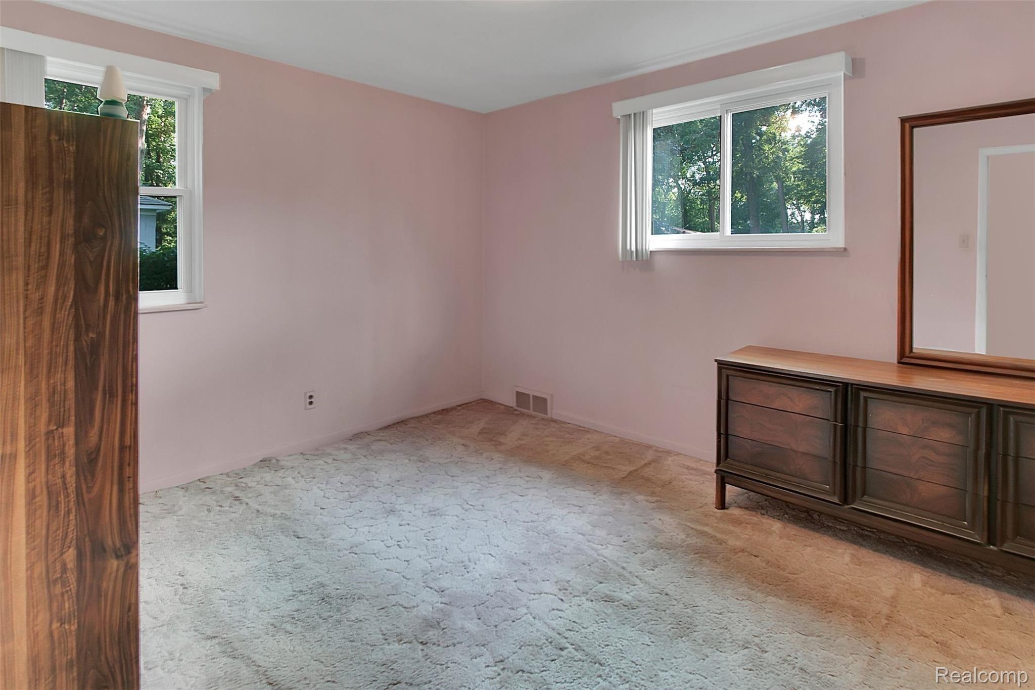 21570 Stahelin Road Southfield, MI 48075 - Photo 19 of 28 MASTER BEDROOM