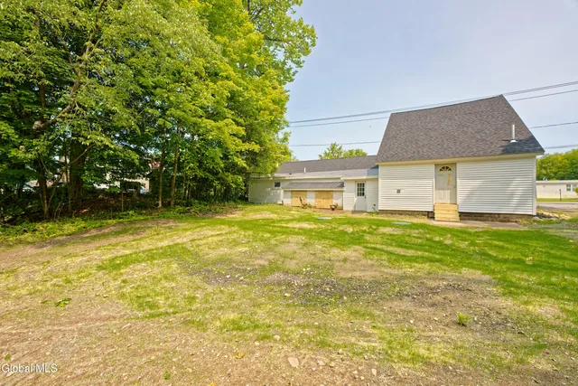 $2,800 | 714 Route 29 Milton Ny 12863, Rock City Falls, NY 12863