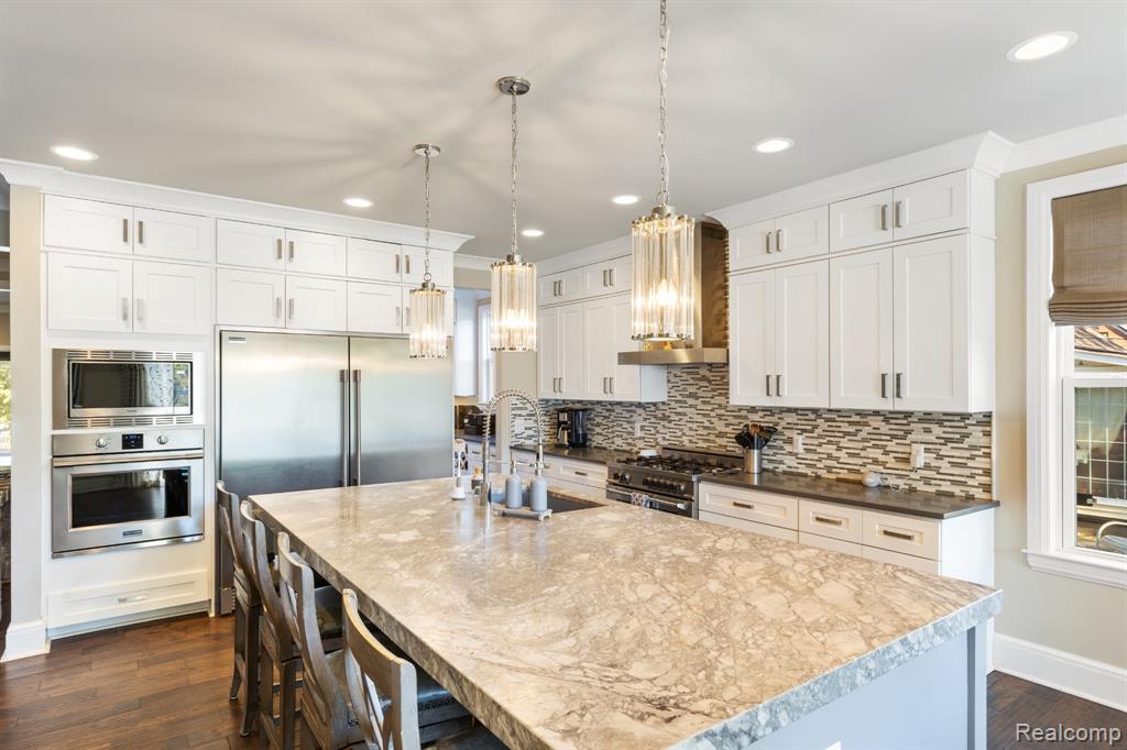 2106 Pembroke Road Birmingham, MI 48009 - Photo 13 of 52