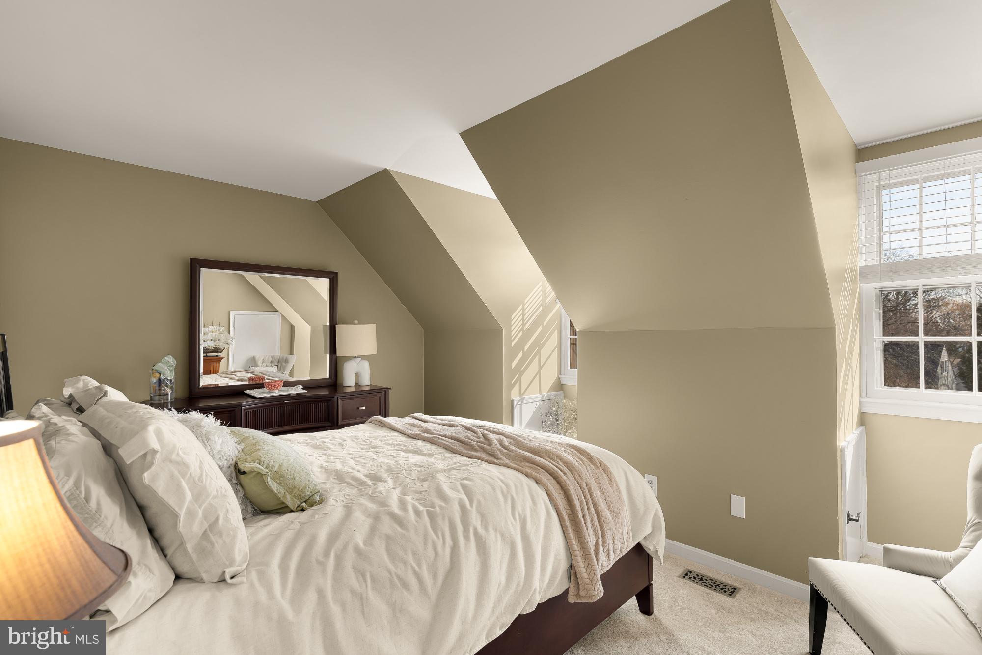 11688 Stockbridge Lane Reston, VA 20194 - Photo 33 of 44 Upstairs Bedroom 2