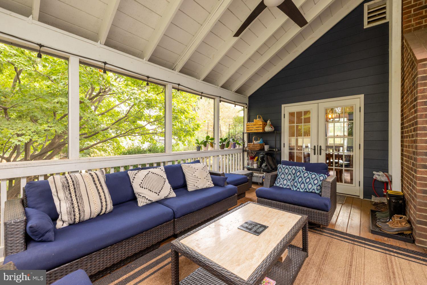 11688 Stockbridge Lane Reston, VA 20194 - Photo 4 of 44 Screened porch