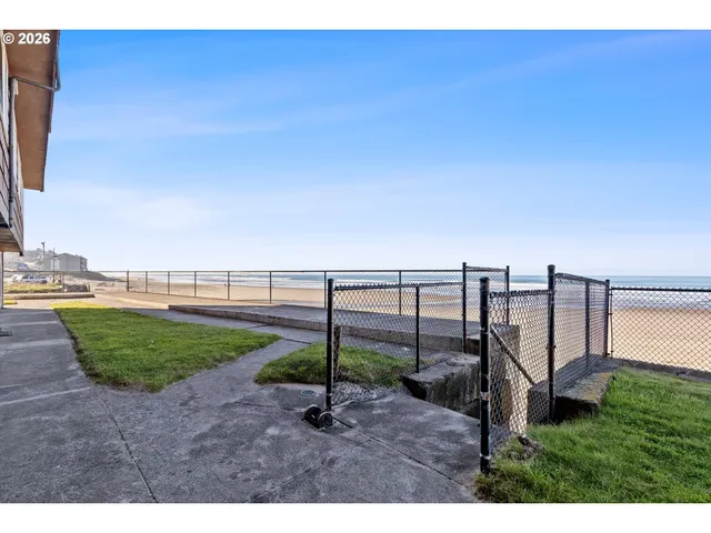 $184,900 | 145 Northwest Inlet Avenue, Unit 124, Lincoln City, OR 97367