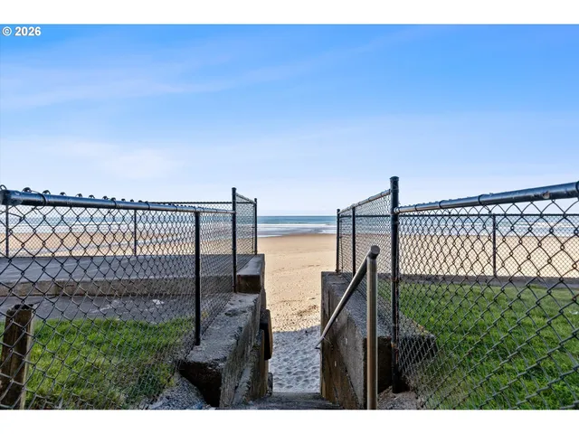 $184,900 | 145 Northwest Inlet Avenue, Unit 124, Lincoln City, OR 97367
