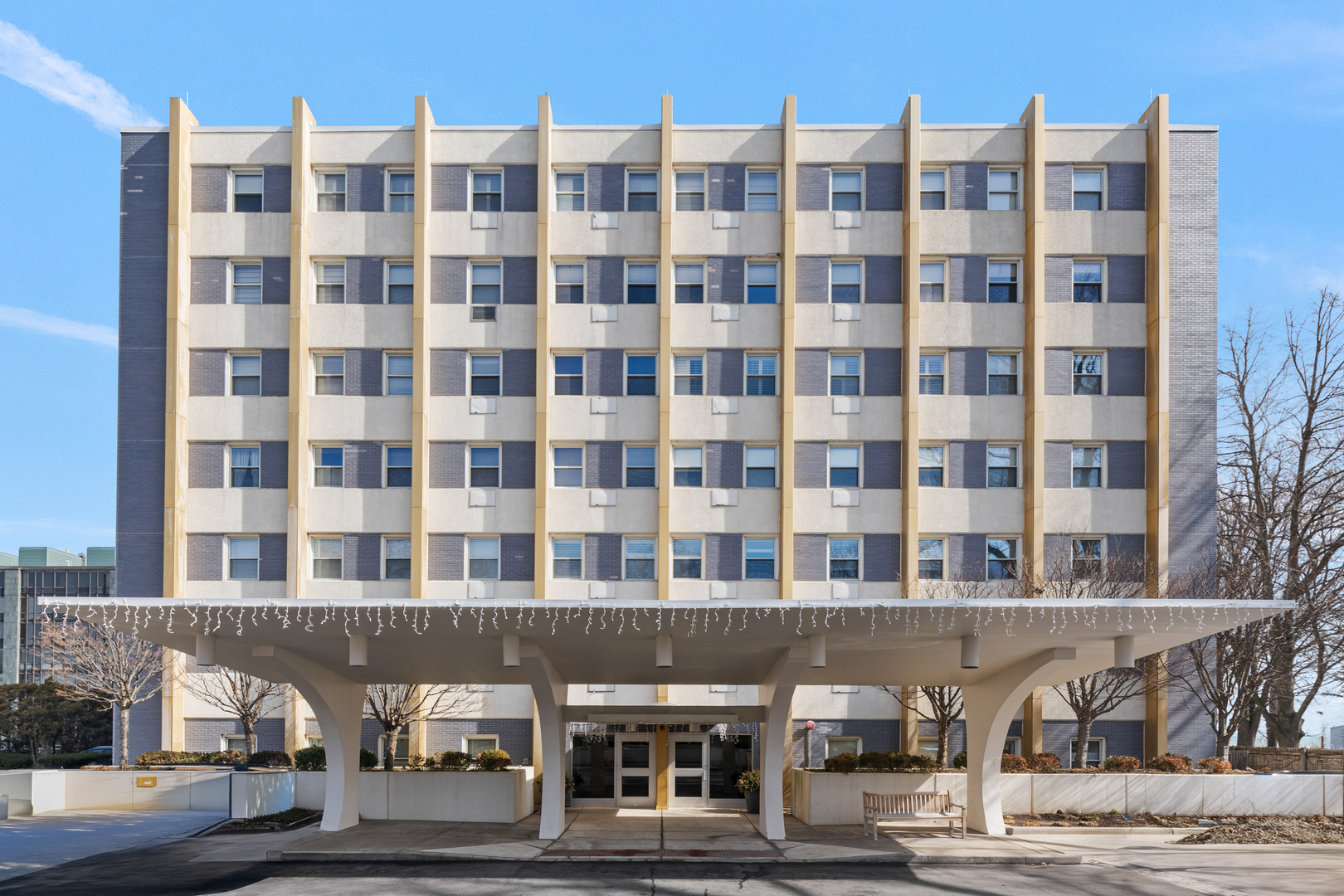 1410 Sheridan Road, Unit 2B Wilmette, IL 60091 - Photo 1 of 20 Gallery Image 1