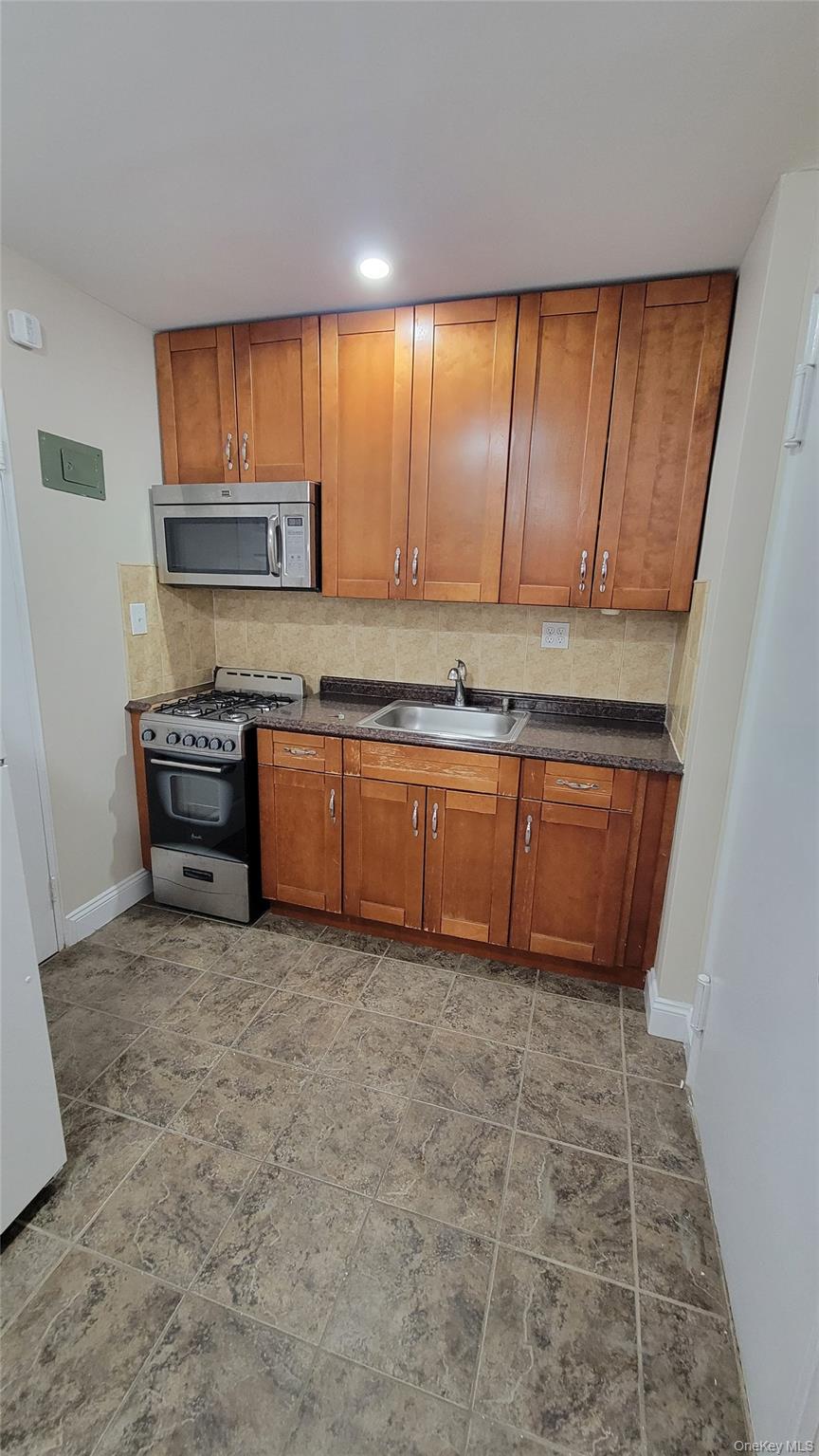 141-60 84th Road, Unit 6F Queens, NY 11435 - Photo 4 of 10