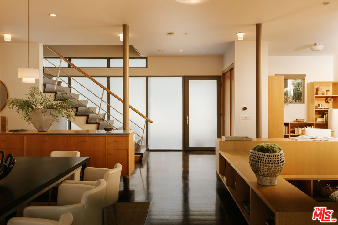 43 Haldeman Road Santa Monica, CA 90402 - Photo 4 of 42
