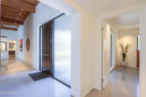 $10,000 | 6333 North Scottsdale Road, Unit 22, Scottsdale, AZ 85250