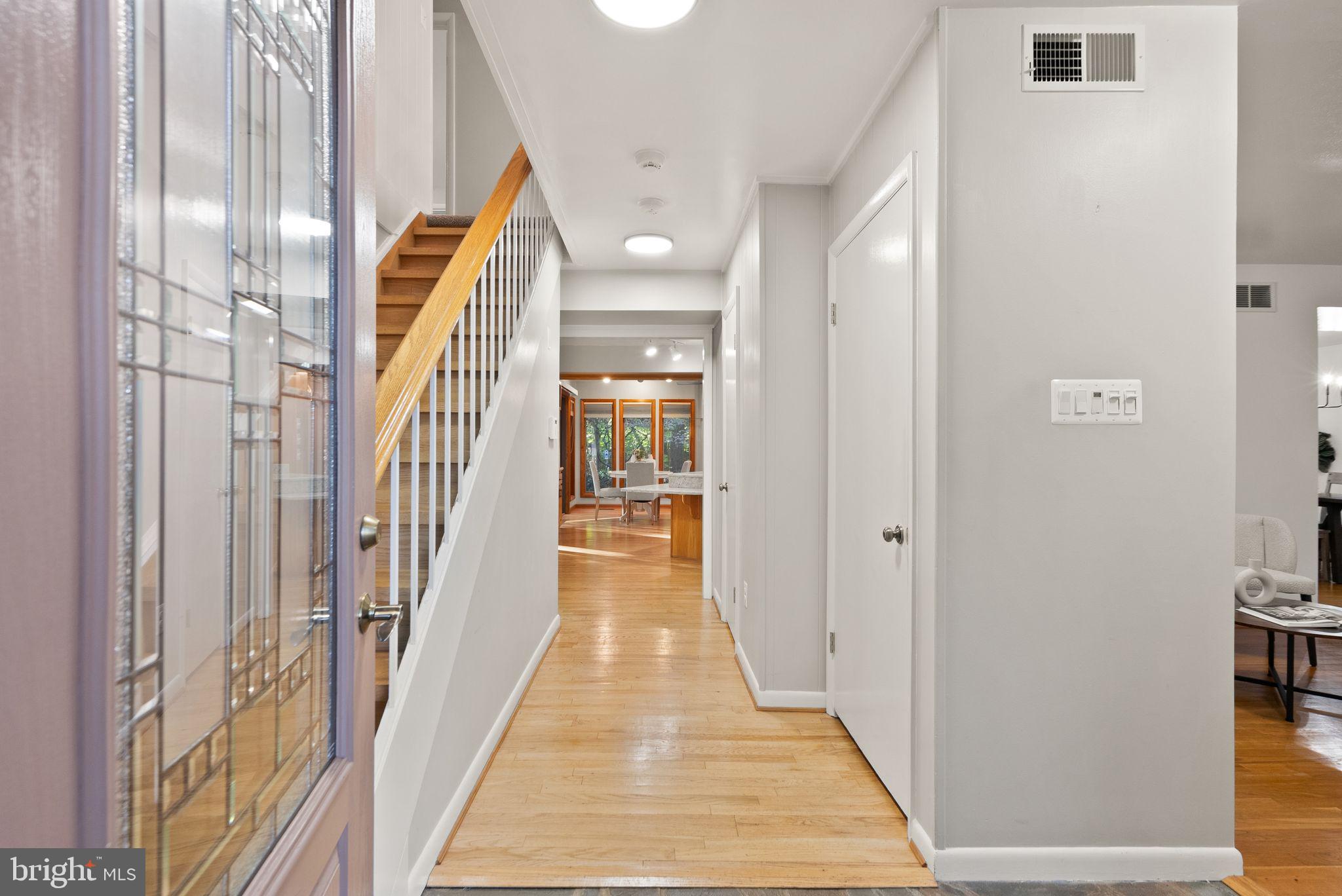 2074 Amberjack Court Reston, VA 20191 - Photo 4 of 96 Gallery Image 4