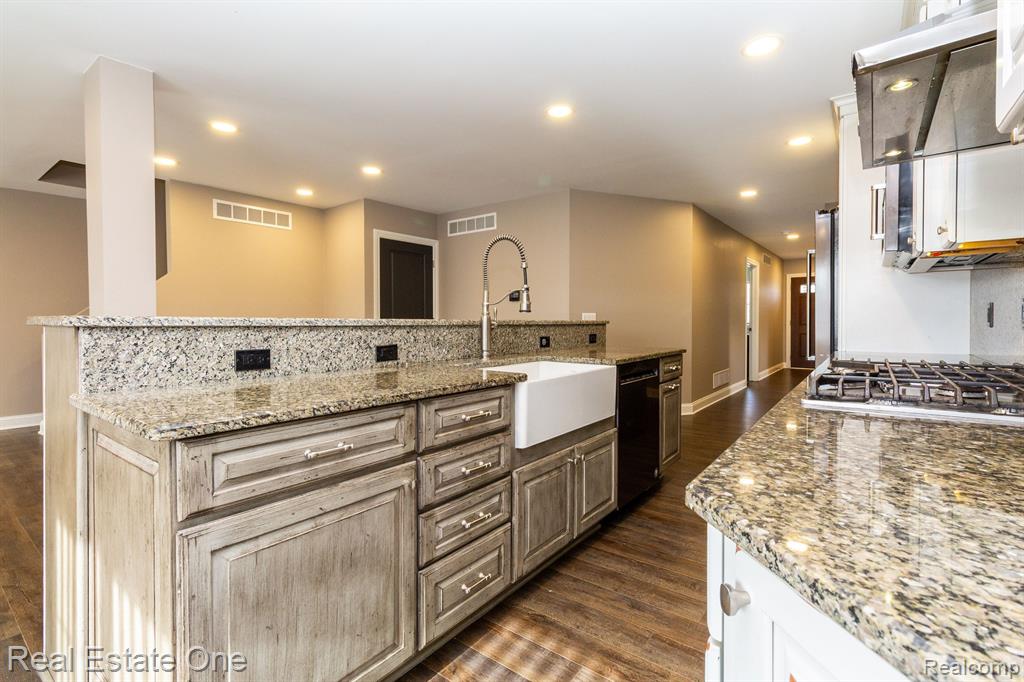 33625 Mulvey Road Fraser, MI 48026 - Photo 9 of 54 Gallery Image 9