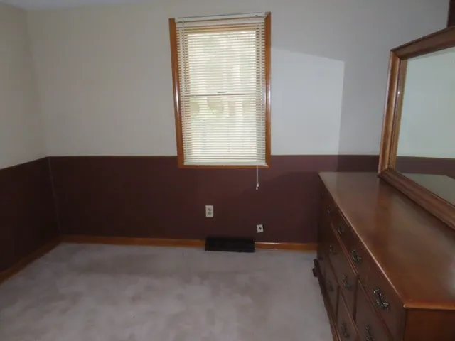 a view of entryway with a window