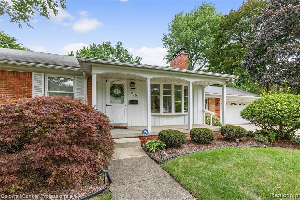 16146 Beverly Road Beverly Hills, MI 48025 - Photo 4 of 31