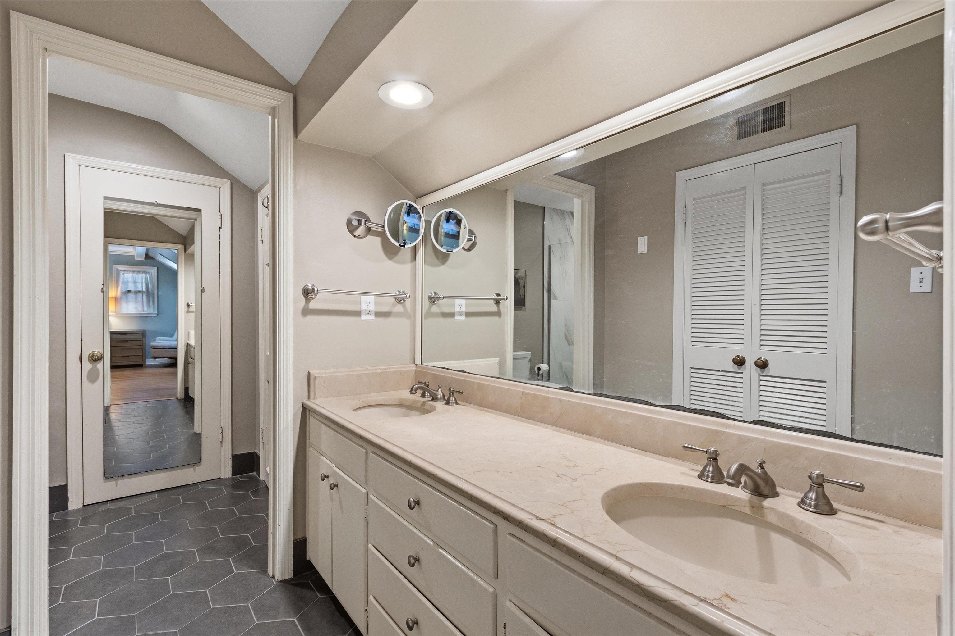5169 Rich Road Memphis, TN 38117 - Photo 17 of 38