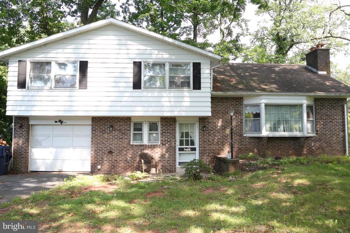 542 Ridge Avenue Ephrata, PA 17522 - Photo 1 of 11 Gallery Image 1
