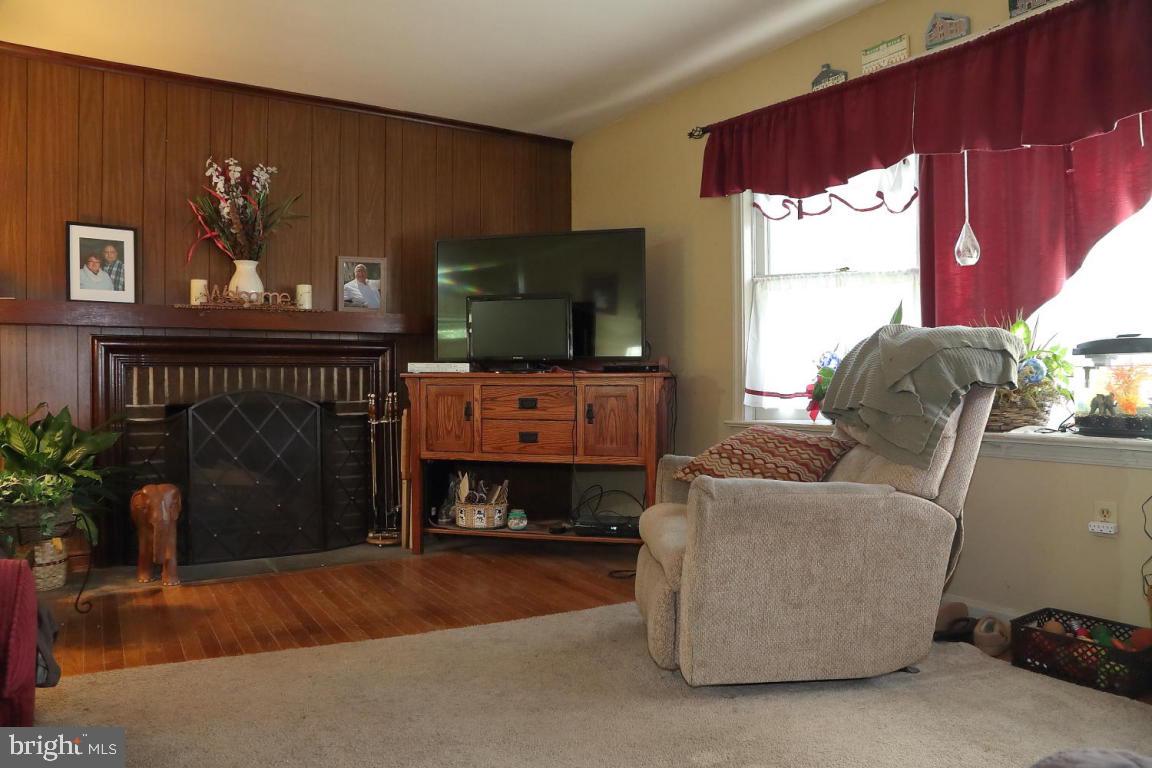 542 Ridge Avenue Ephrata, PA 17522 - Photo 2 of 11 Gallery Image 2