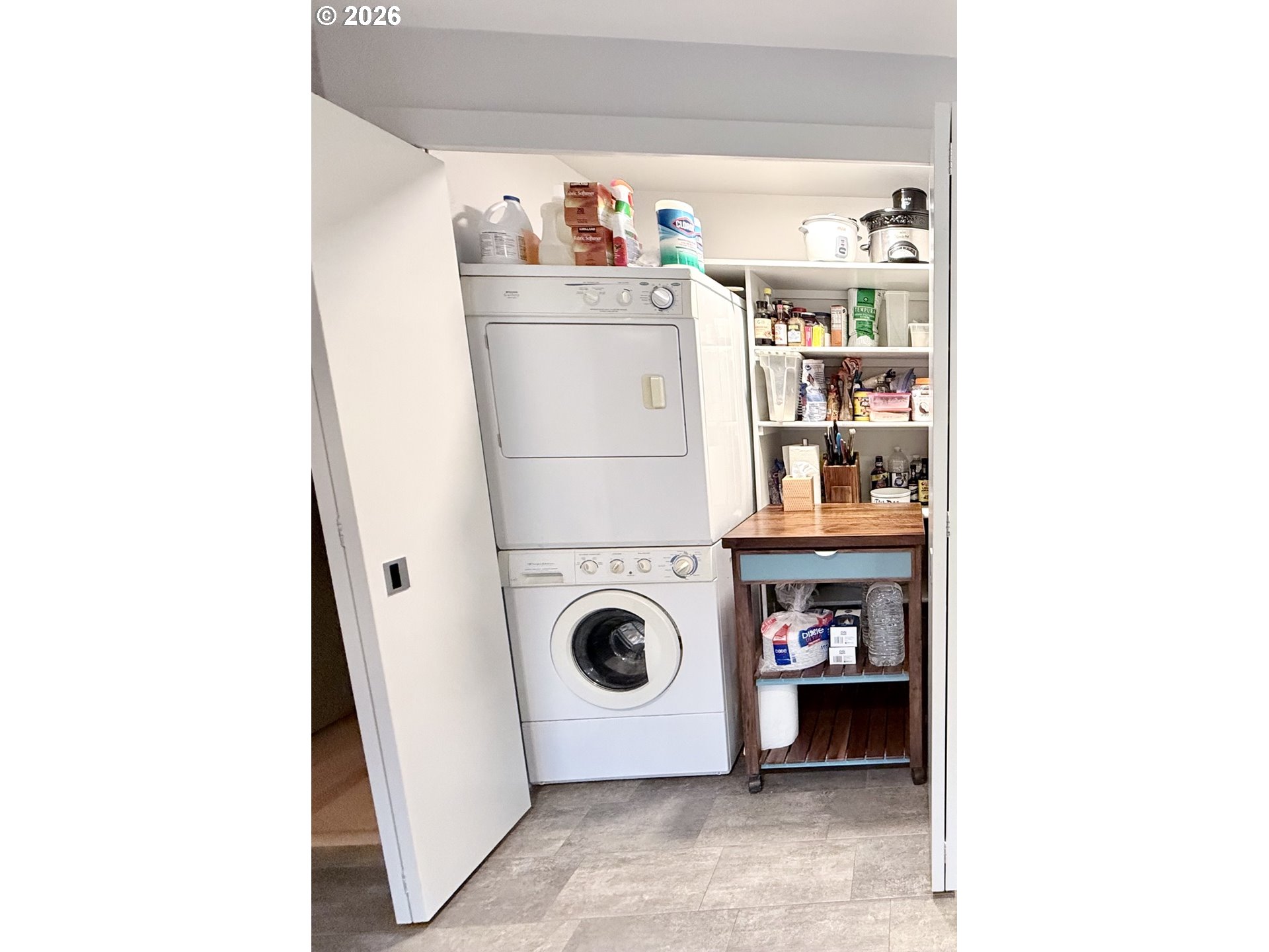 160 Westbrook Way Eugene, OR 97405 - Photo 11 of 31 a utility room with dryer and washer