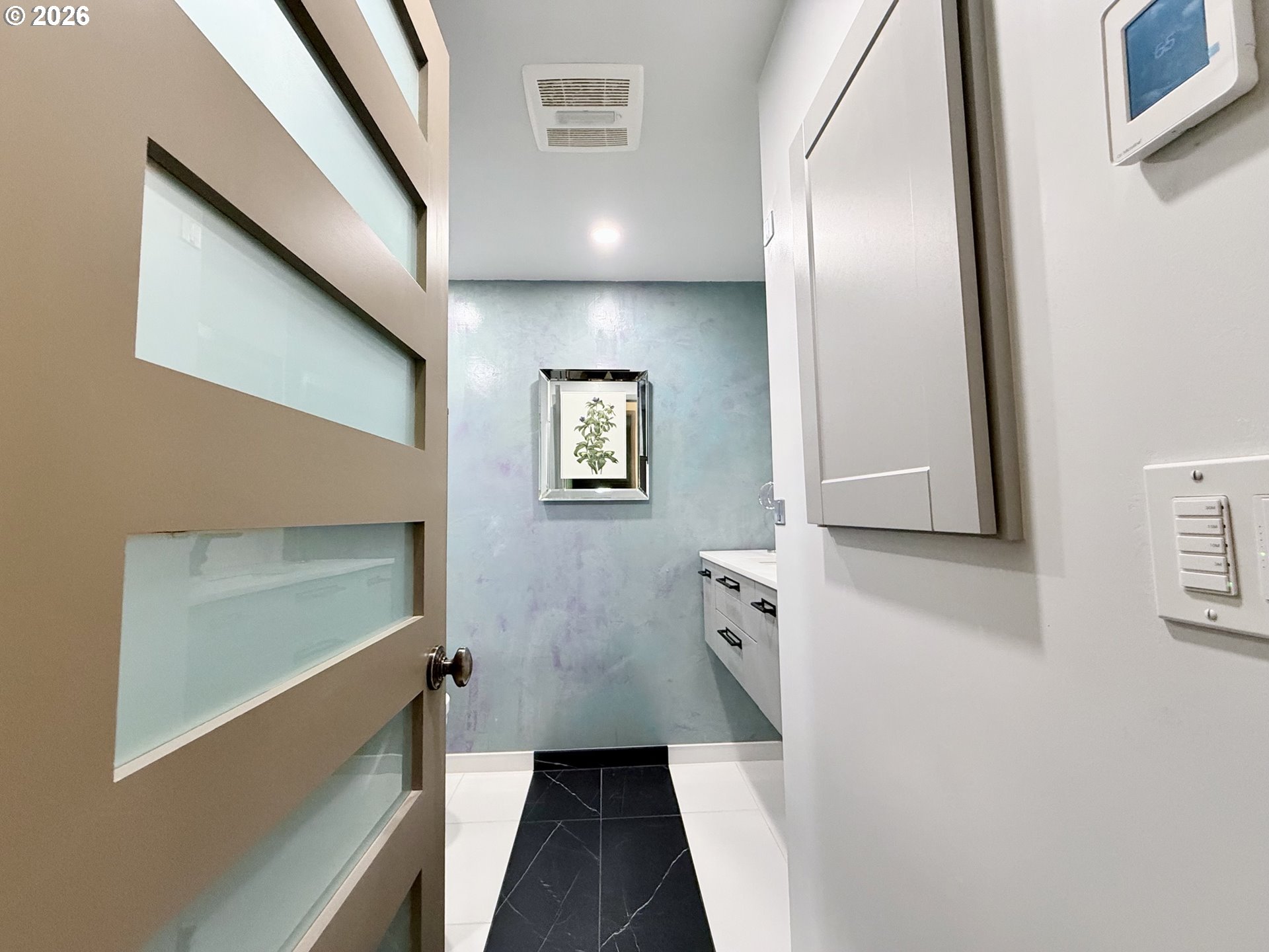 160 Westbrook Way Eugene, OR 97405 - Photo 25 of 31 a view of a hallway