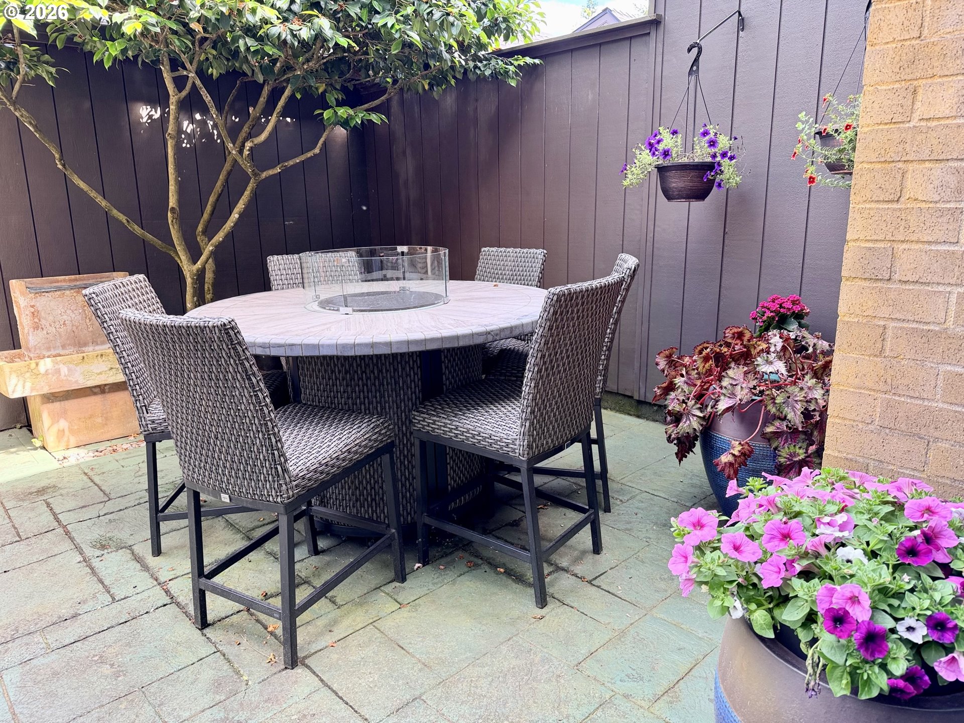 160 Westbrook Way Eugene, OR 97405 - Photo 29 of 31 a view of a backyard with a table and chairs