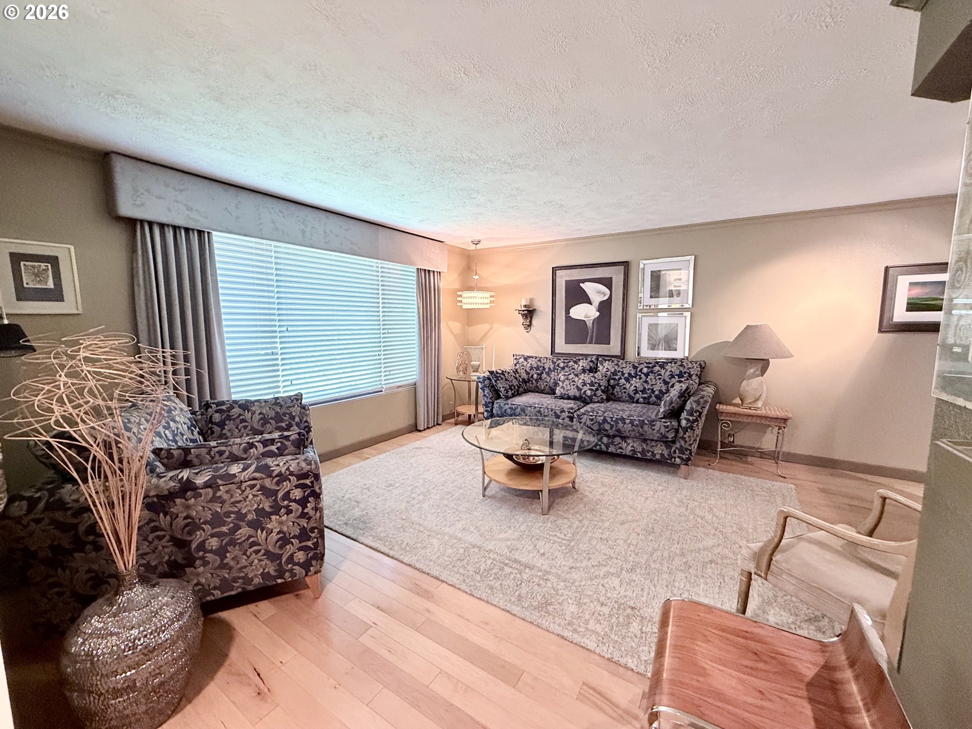 160 Westbrook Way Eugene, OR 97405 - Photo 3 of 31 a living room with furniture and a window