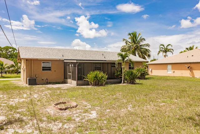 $2,000 | 761 Southeast Browning Avenue, Port St. Lucie, FL 34983
